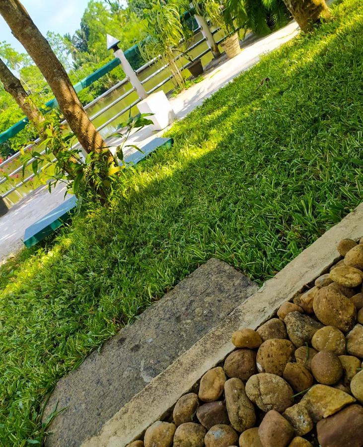 River Side Holiday Inn Weligama Zewnętrze zdjęcie