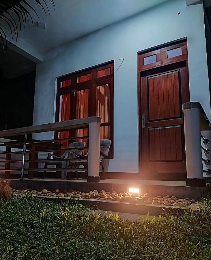 River Side Holiday Inn Weligama Zewnętrze zdjęcie